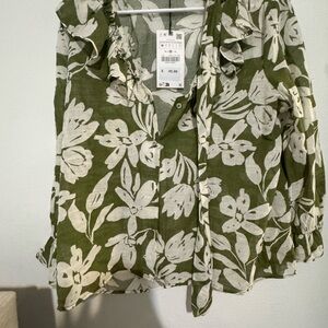 Zara linen blend  Green floral  Blouse